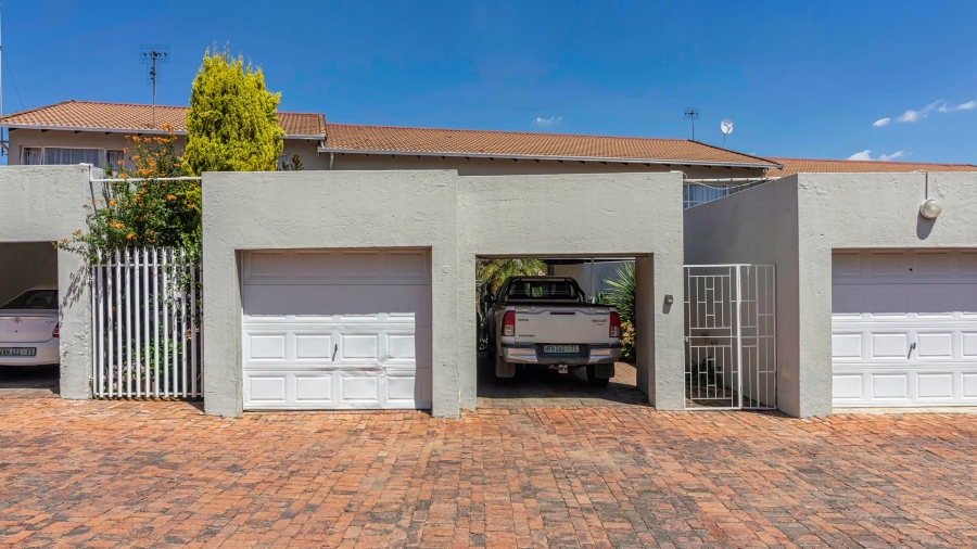 3 Bedroom Property for Sale in Kroonheuwel Free State
